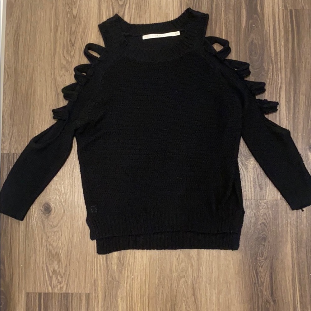 Shoulder cut out sweater